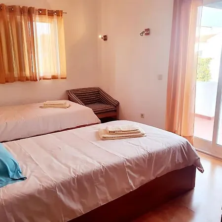 بيت للعطل Lovely House Moradia V4 Com Piscina *